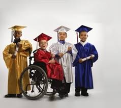 الطلاب ذوي الاحتياجات الخاصة يلتحقون بكلية الطب